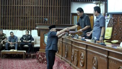 Photo of Jawaban Gubernur Atas Pandangan Umum Fraksi Tentang RUED