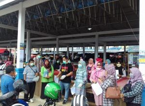Photo of Waspada Corona, Disperindag Gelar Physical distancing ke Pasar Tradisional