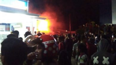 Photo of Breaking News!! Api Berkobar dan Lalap Cafe Sebelah BCA