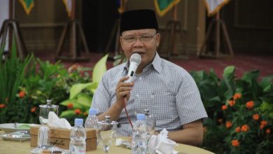 Photo of Gubernur Minta Kepada Seluruh Rektor, Jangan Sampai Ada yang Putus Kuliah