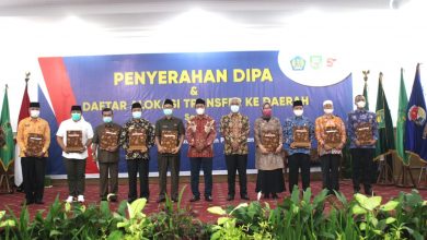 Photo of Pemprov Bengkulu Serahkan DIPA dan Alokasi TKDD Tahun 2021