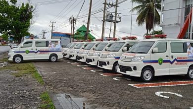 Photo of Komitmen Pemkot Bengkulu Bidang Kesehatan, Helmi Hasan Tambah 15 Ambulance
