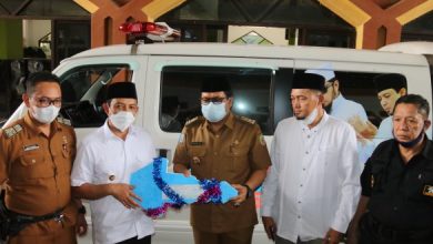 Photo of Pemkot Bengkulu Serahkan Ambulans Pinjam Pakai Untuk LDII