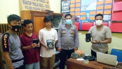 Photo of Curi 19 Unit Tablet Sekolah, 2 Pemuda Ditangkap Polisi