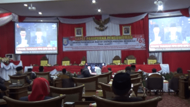 Photo of DPRD Provinsi Bengkulu Bersama Eksekutif Dengarkan Pidato Presiden