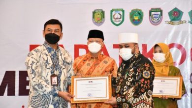 Photo of KPK Beri Penghargaan Pemkot Bengkulu  Atas Realisasi Pajak 2021