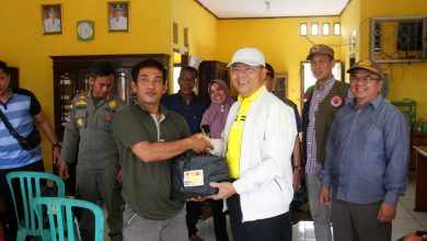Photo of Gubernur Bengkulu Beri Bantuan Banjir Pada Masyarakat Kabupaten Seluma