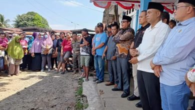Photo of DPRD Kota Bersama Dinas Koperasi UKM  Buka Segel Kios Pedagang Pasar Pagar Dewa